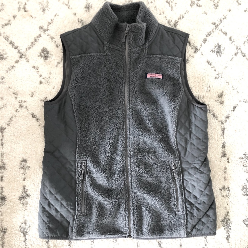 Vineyard vines Sherpa quilted vest